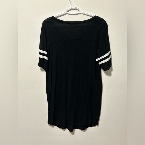 Oversized Jersey-Style Shirt - Picture 2 of 3